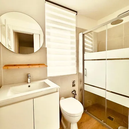 Apartamento Dolce View House - Center, Lakefront & Garage